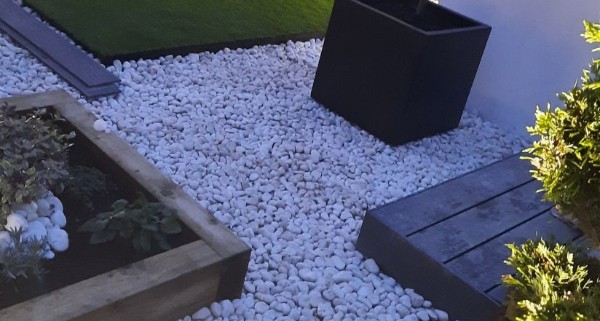 7 Creative Stone Pebbles for Garden Decoration in India 2023